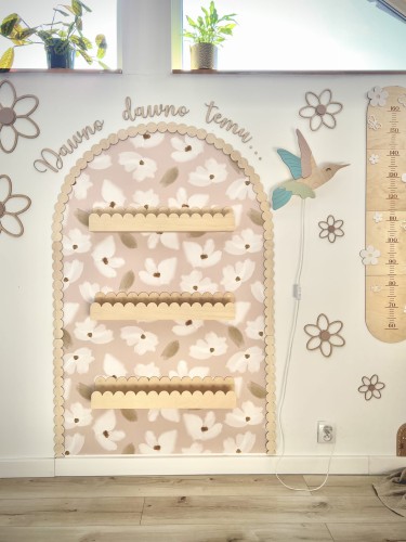 Przejdź do produktu Zestaw kwiatowy drewniany łuk ramka falbanka 