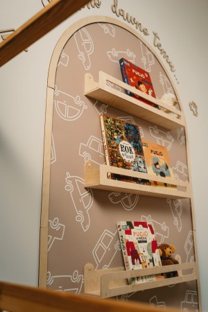 Naklejka łuk z drewnianą ramką napisem i półkami