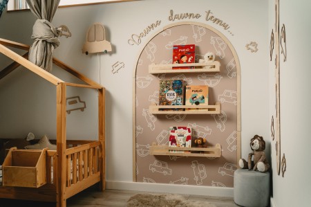 Naklejka łuk samochody z drewnianą ramką napisem i półkami