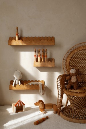 półka falbanka vintage nad łóżeczko