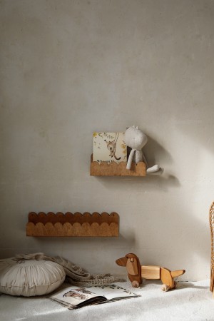 półka vintage falbanka jasne wnętrze