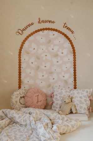 półki falbanki drewno vintage dekoracja ściany