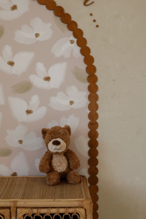 łuk ścienny pokój dziewczynki styl retro drewno