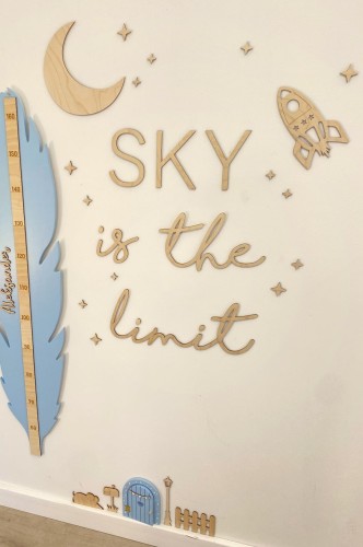 Przejdź do produktu Drewniana dekoracja ścienna do pokoju dziecięcego "SKY is the limit"