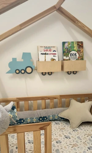 Przejdź do produktu Drewniana półka lampka ciuchcia pociąg do pokoju dziecięcego