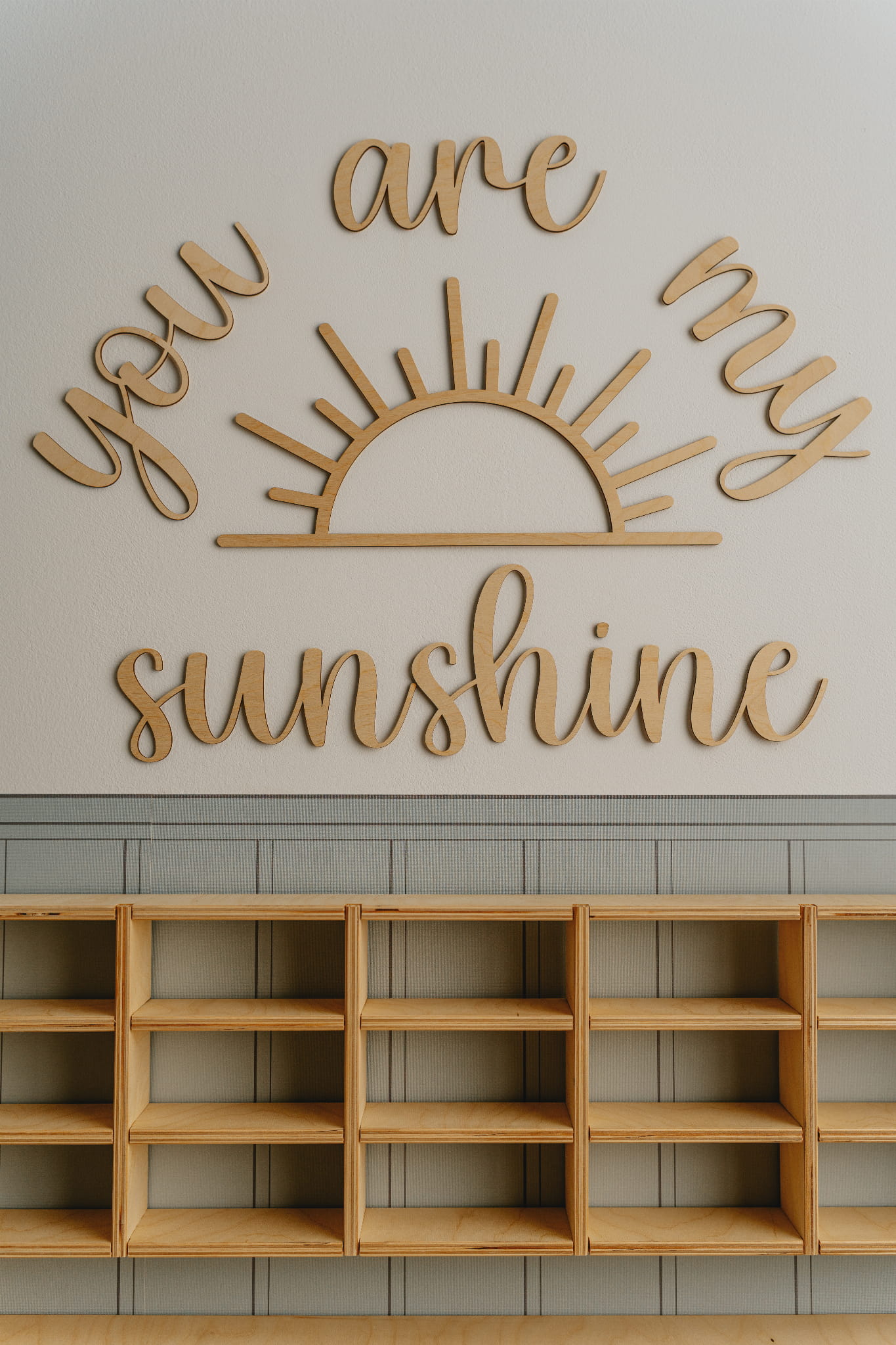 Drewniany napis do pokoju dziecięcego “you are my sunshine”